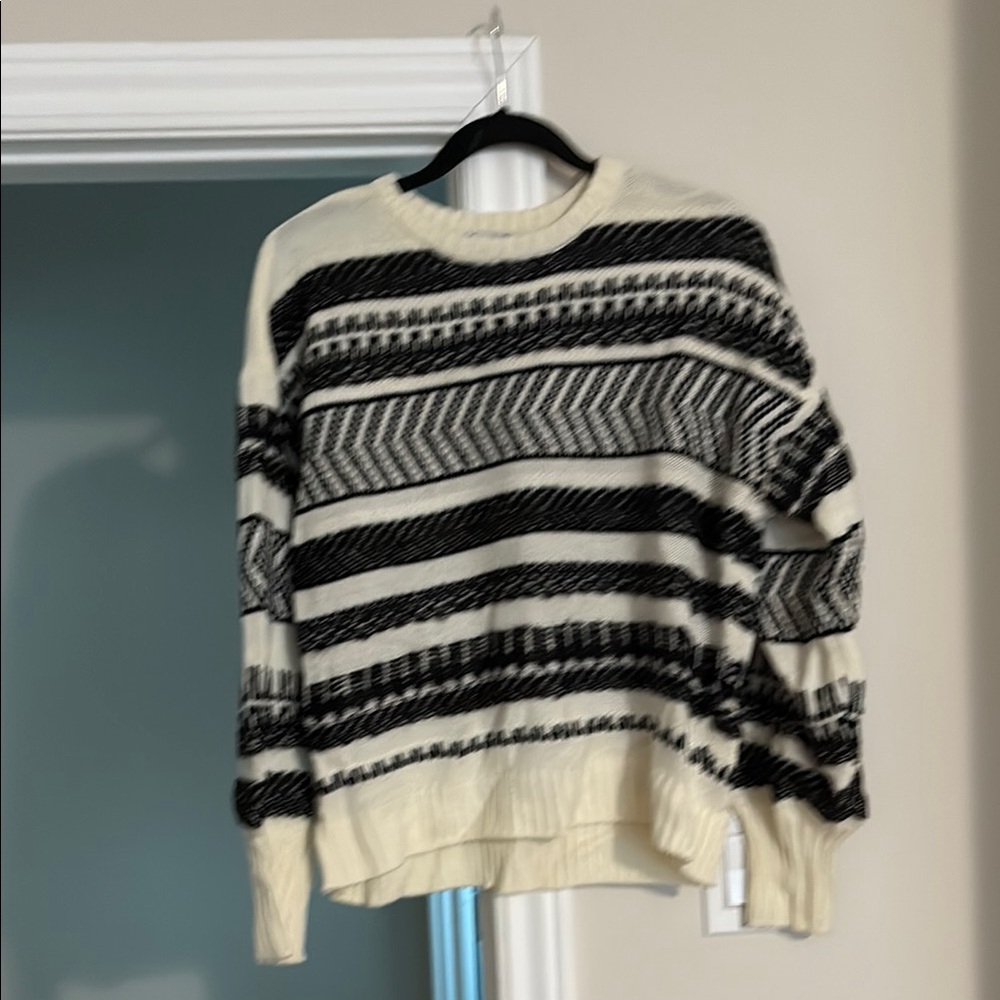 Black and White Patterned Women's Sweater